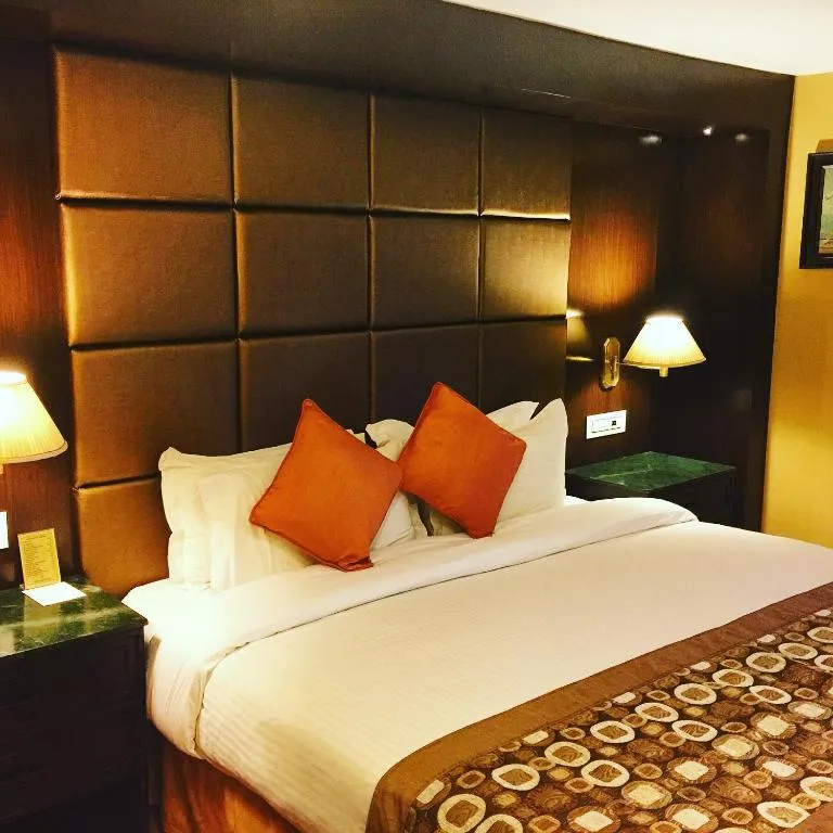 Room image 10