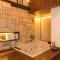 Executive Suite with Jacuzzi and Sauna, Mountain View, 10% Discount on Food