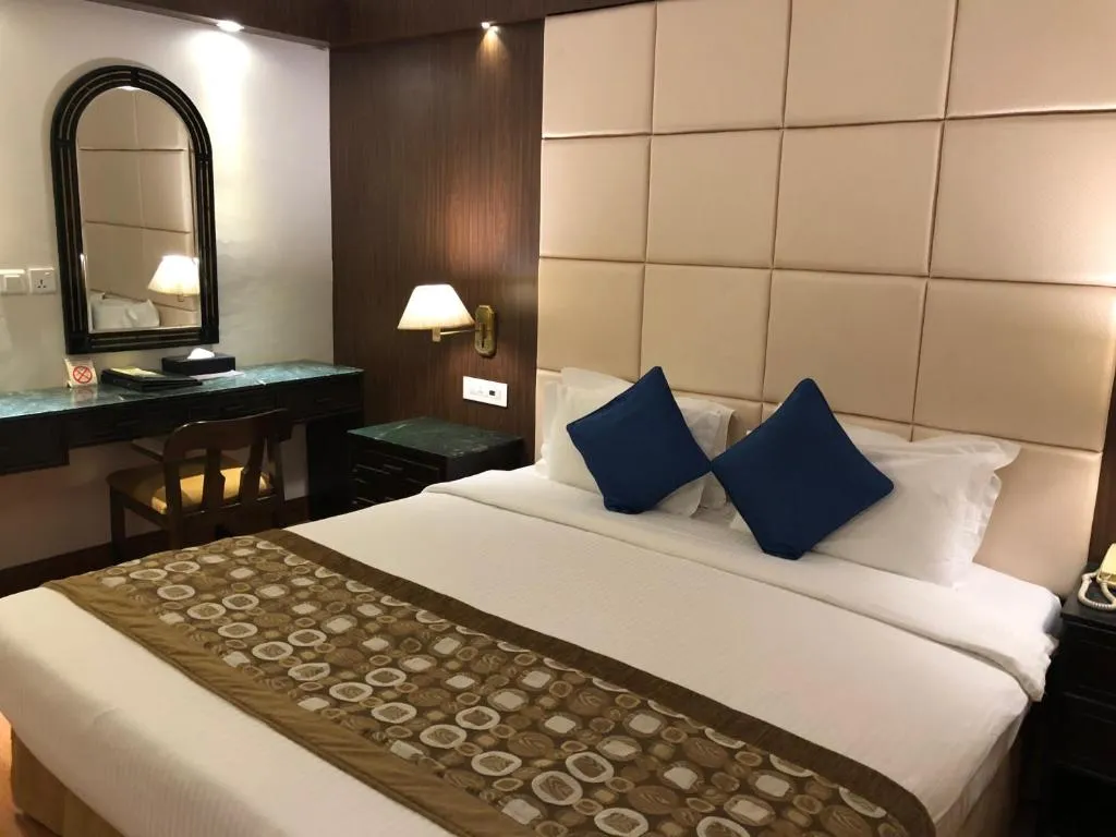 Room image 12