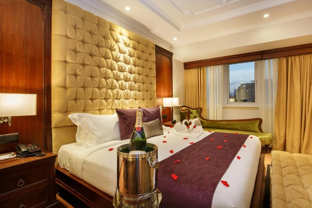 Room image 3