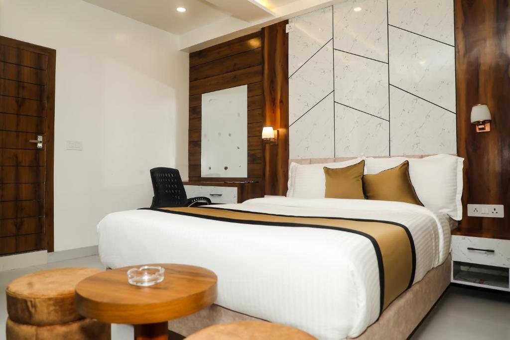 Room image 3